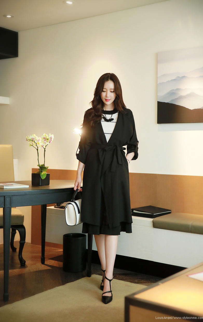 温婉优雅的气质显窈窕身姿,气质优雅美丽动人更迷人