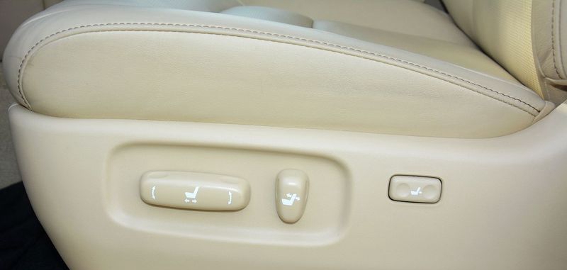 丰田越野酷路泽2014巡洋舰,丰田酷路泽4000最新款2024价格