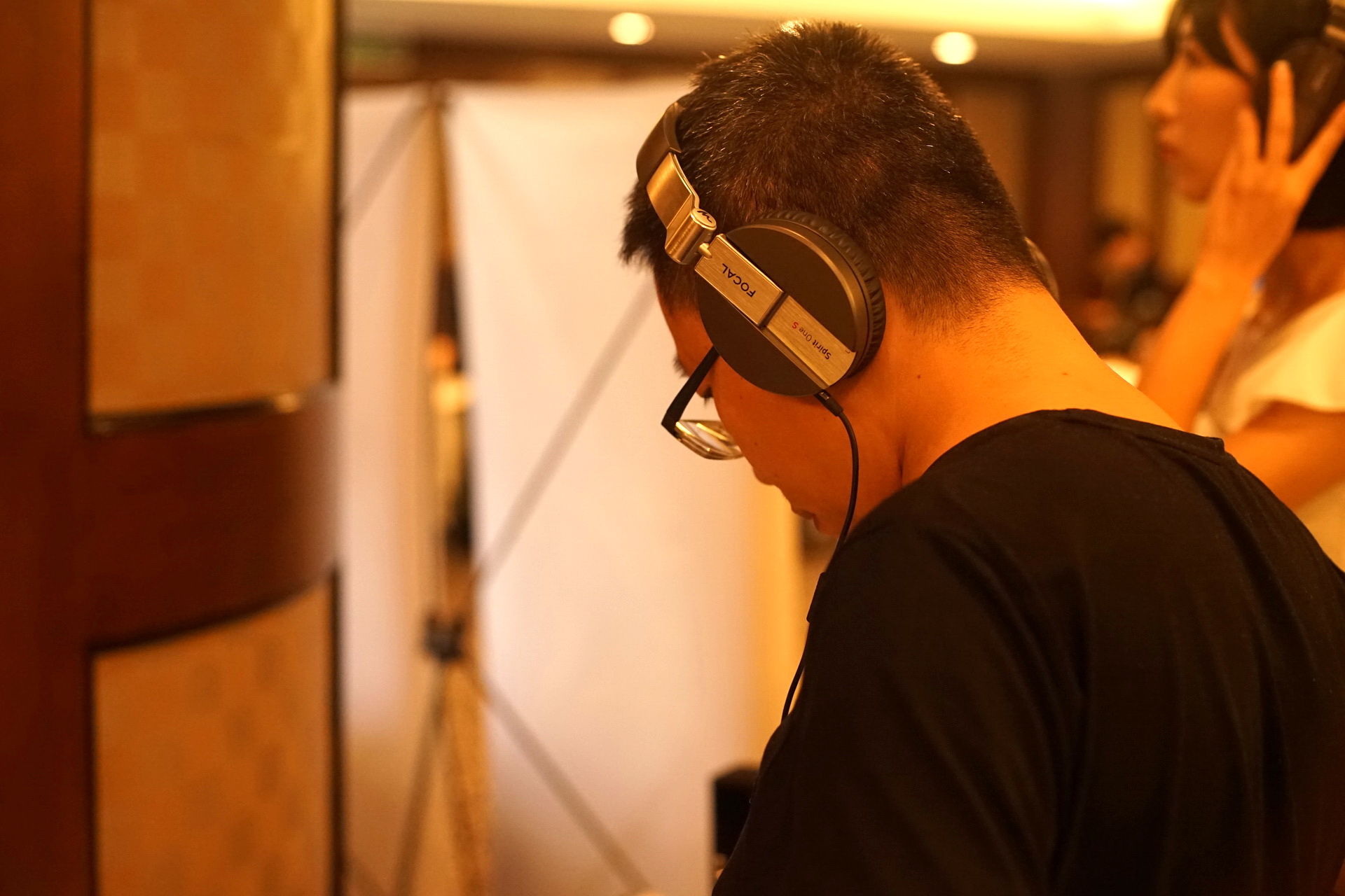 某IT垂直网站四度转手失败，只能开展会卖HIFI耳机器材了？