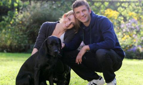 实力大于名气的足球球员穆勒,人生赢家jessica