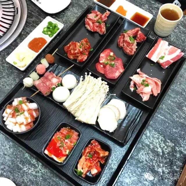 开豪车到处吃饭,开豪车苍蝇馆子