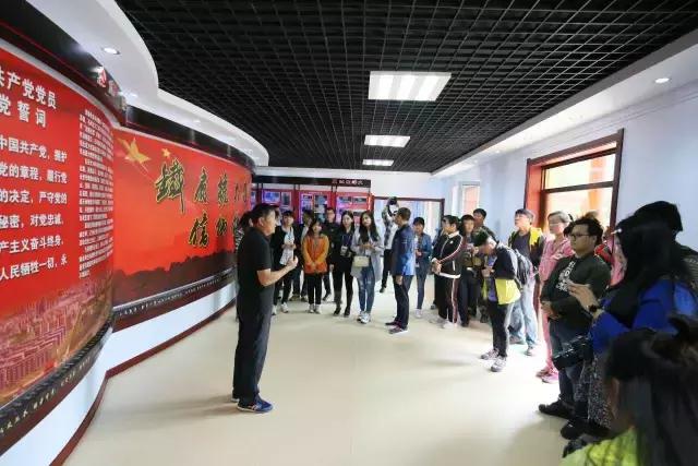 娼烘胶婧按缇庢櫙,娼烘胶娴佹按楦熻鑺遍灞辨竻姘寸