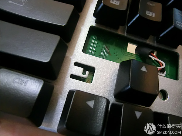 国产轴请继续努力!曜越TteSPORTS波塞冬ZRGB背光机械键盘评测