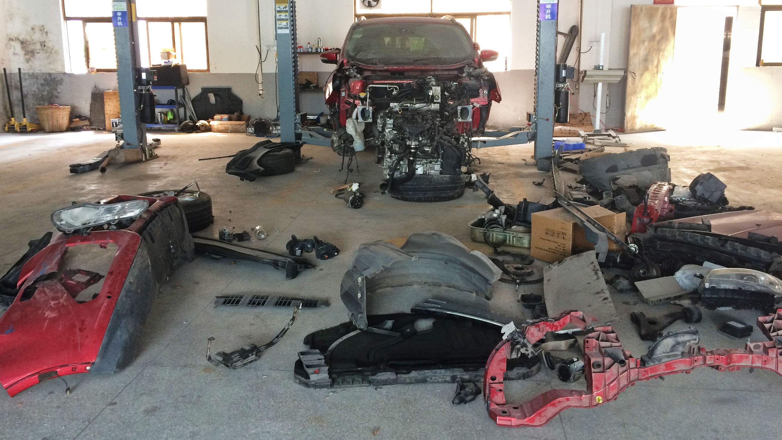 车辆违停被拖走怎么处理,车辆被担保公司拖走如何处理