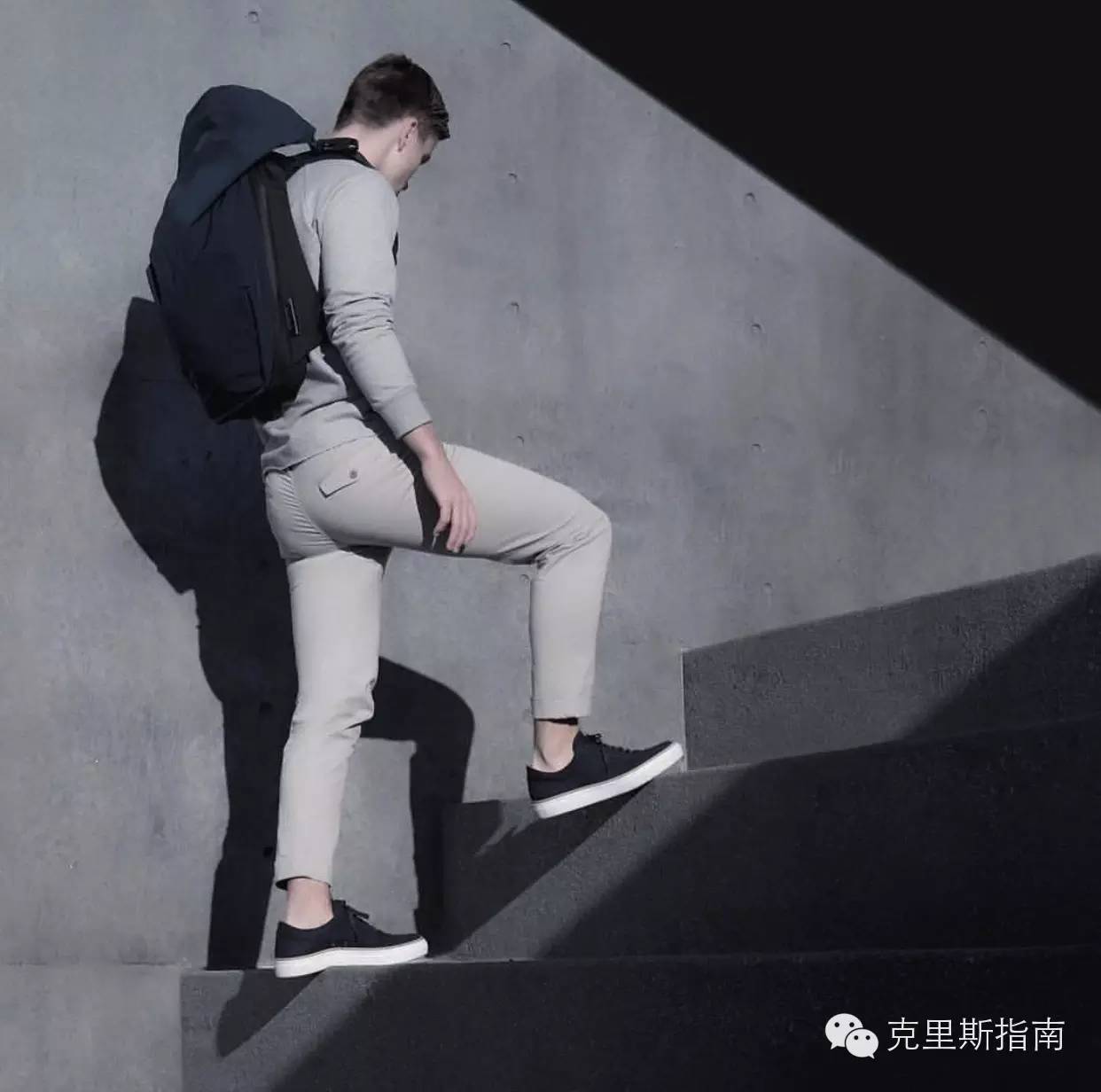 适合年轻人背的双肩包轻奢,好背又好看的双肩包