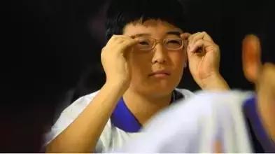 孩子近视母亲正确做法,如何控制18岁以下的孩子近视度数