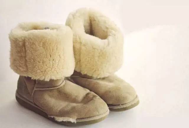 一双丑到爆炸的鞋子,一双丑到爆的鞋