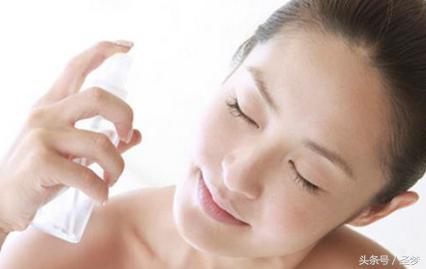 补水喷雾的正确打开方式,补水喷雾哪一步用才正确