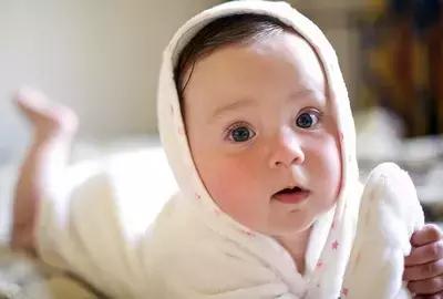 宝宝过敏湿疹大作战,大医生指导夏季宝宝湿疹应对妙法