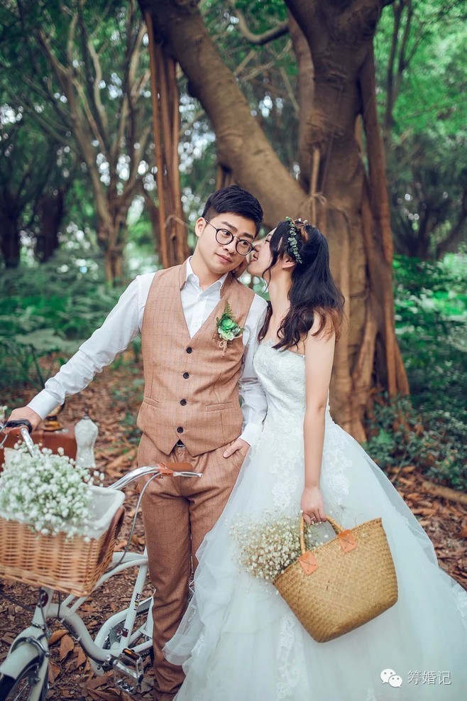 拍婚照pose技巧大全,搞怪婚纱照姿势的摆法