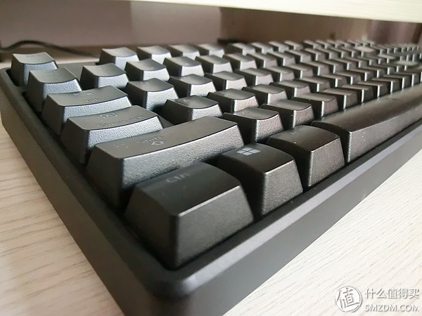国产轴请继续努力！曜越TteSPORTS波塞冬ZRGB背光机械键盘评测