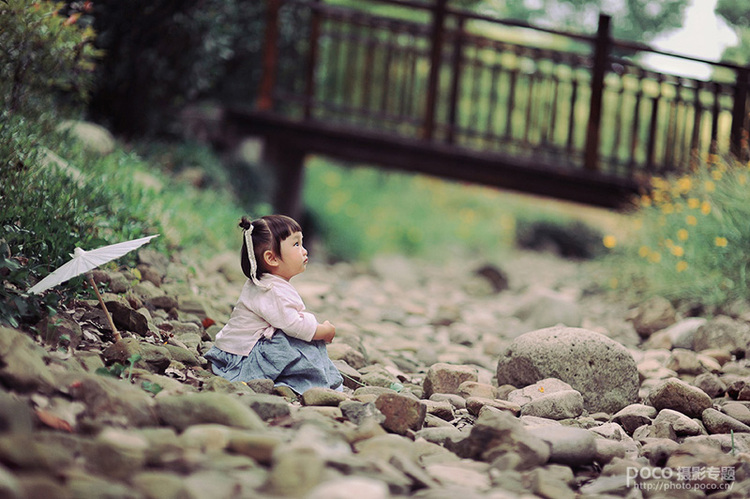 每个妈妈都是孩子的专属摄影师,每个妈妈都是孩子的摄影师