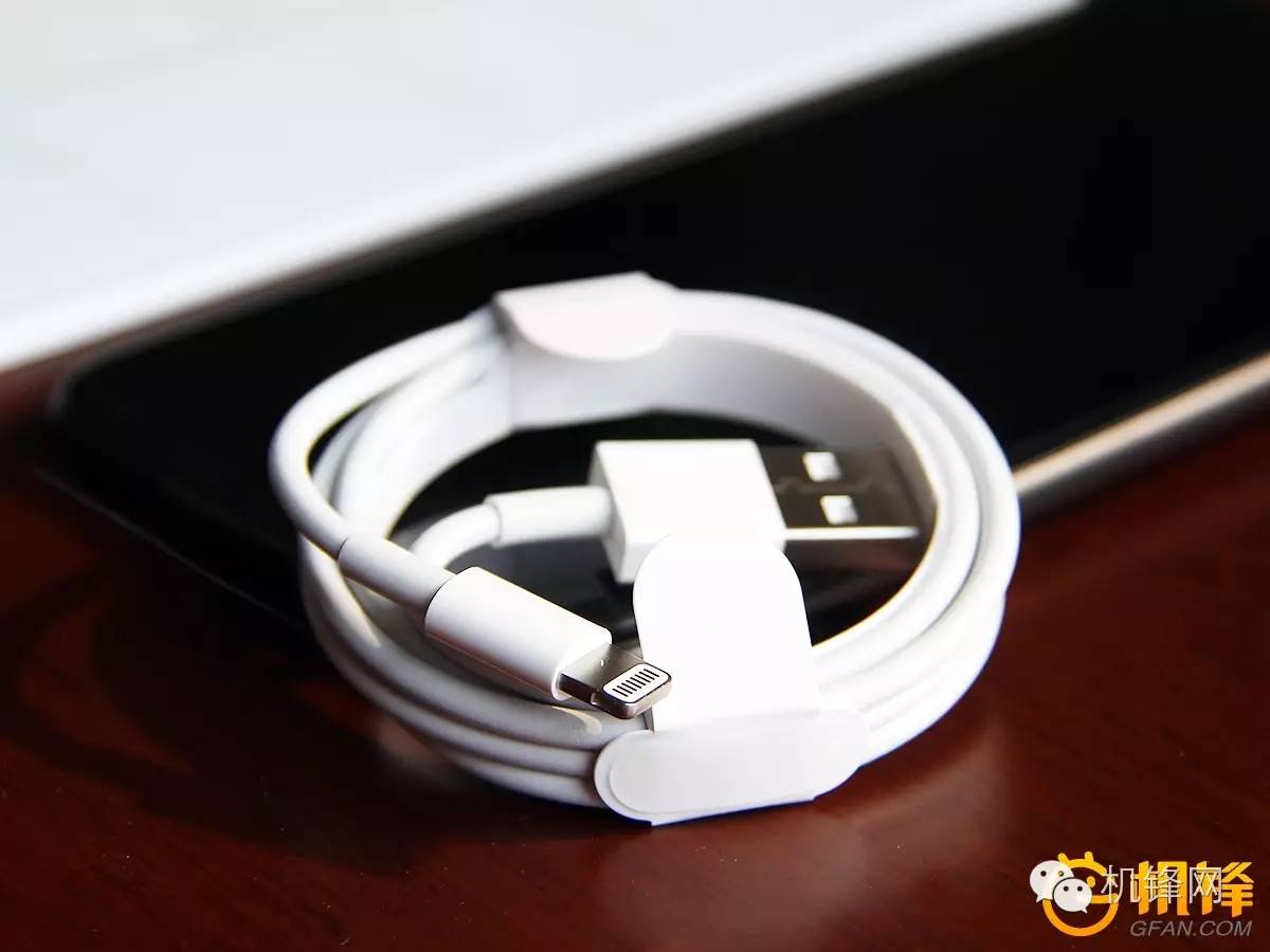 苹果7plus开箱全新亮黑色,iphone7plus开箱磨砂黑