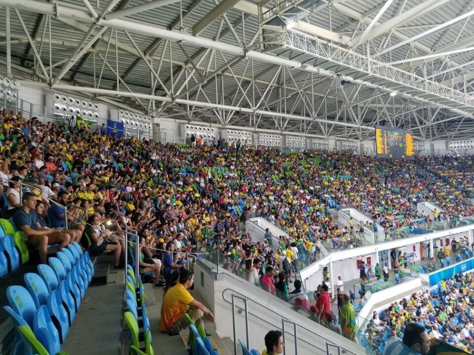 “Ole,Ole,Ole,Ole,内内”去看奥运会的巴西人,只能穿一件球衣!