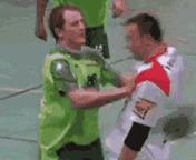 尴尬癌是不是都要犯了,尴尬癌又犯了怎么办