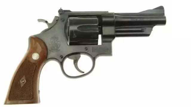 英雄本色系列中的各色轻武器,盘点英雄本色名场面