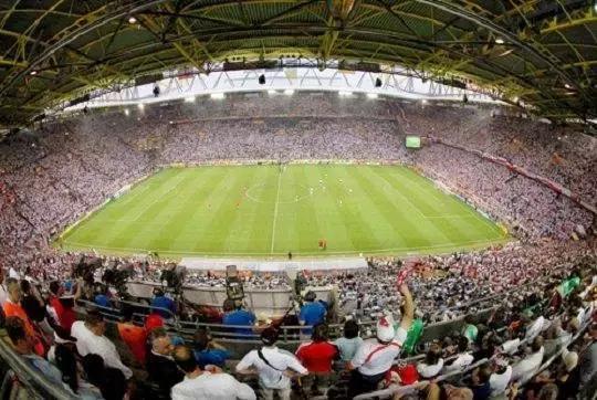 我叫大连，你也可以叫我滨城，这是我的最新简历，请收好！