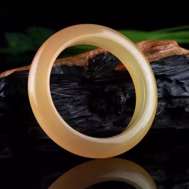 黄龙玉里边有亮点,黄龙玉为何备受追捧