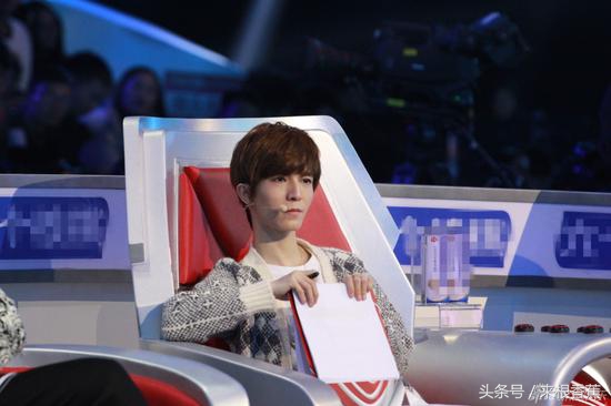 郭敬明，在资本的黄金竖琴下无限献媚