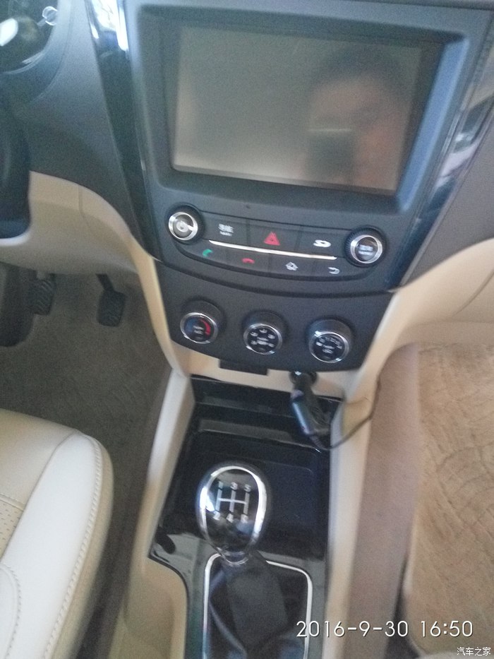 中国第一辆五菱宏光,五菱宏光s1最高配豪华版试驾视频