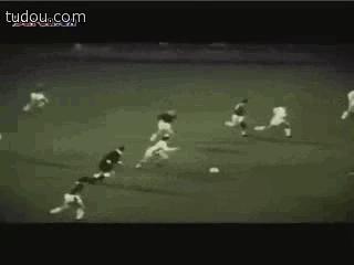 球王贝利过人精彩盘点,犯罪式过人原版