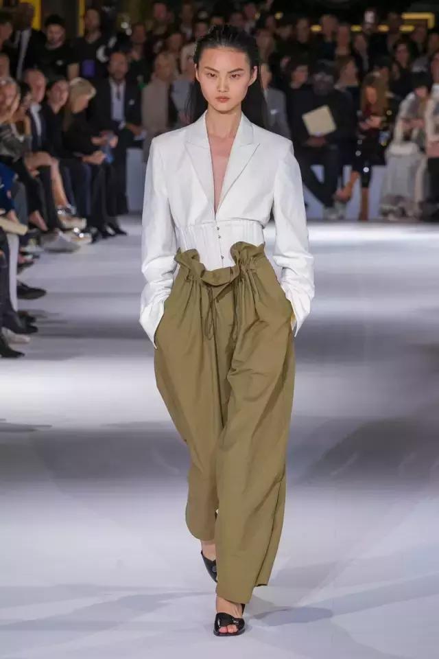 小s在节目中真的吃饭吗,小s在综艺跳舞