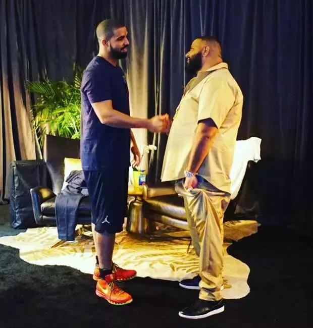 欧美高级感球鞋穿搭,明星们的球鞋穿搭