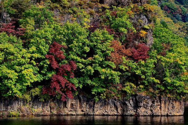 吉林白山附近有什么风景区,吉林有山有水的旅游景点