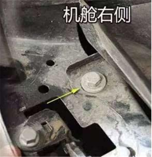 老板22万买辆二手奔驰，没开几天异响不断，师傅检查后冒出冷汗