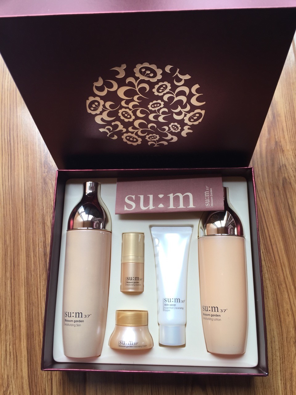 十大适合夏季的水乳测评,油皮痘痘闭口粉刺秋冬水乳推荐