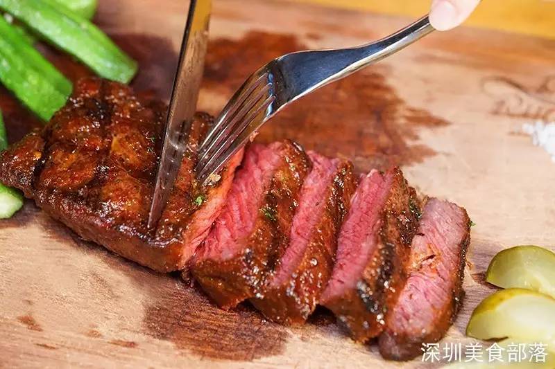 这家店,凭什么7点就能坐满,直到凌晨1点还有人舍不得走