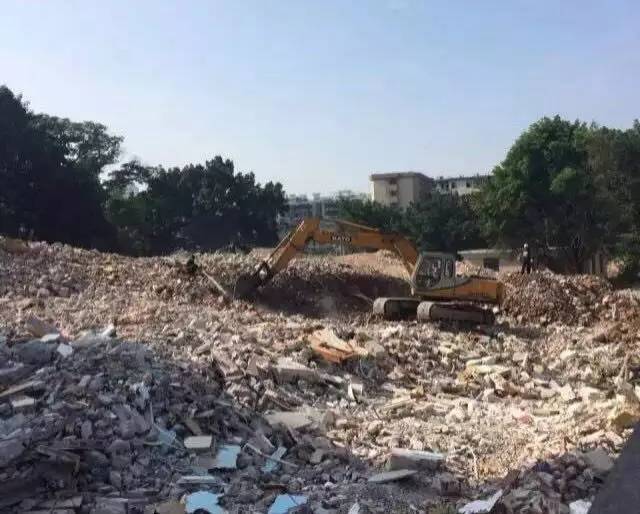 再看一眼！让我们道别守护东莞128年的“红楼”