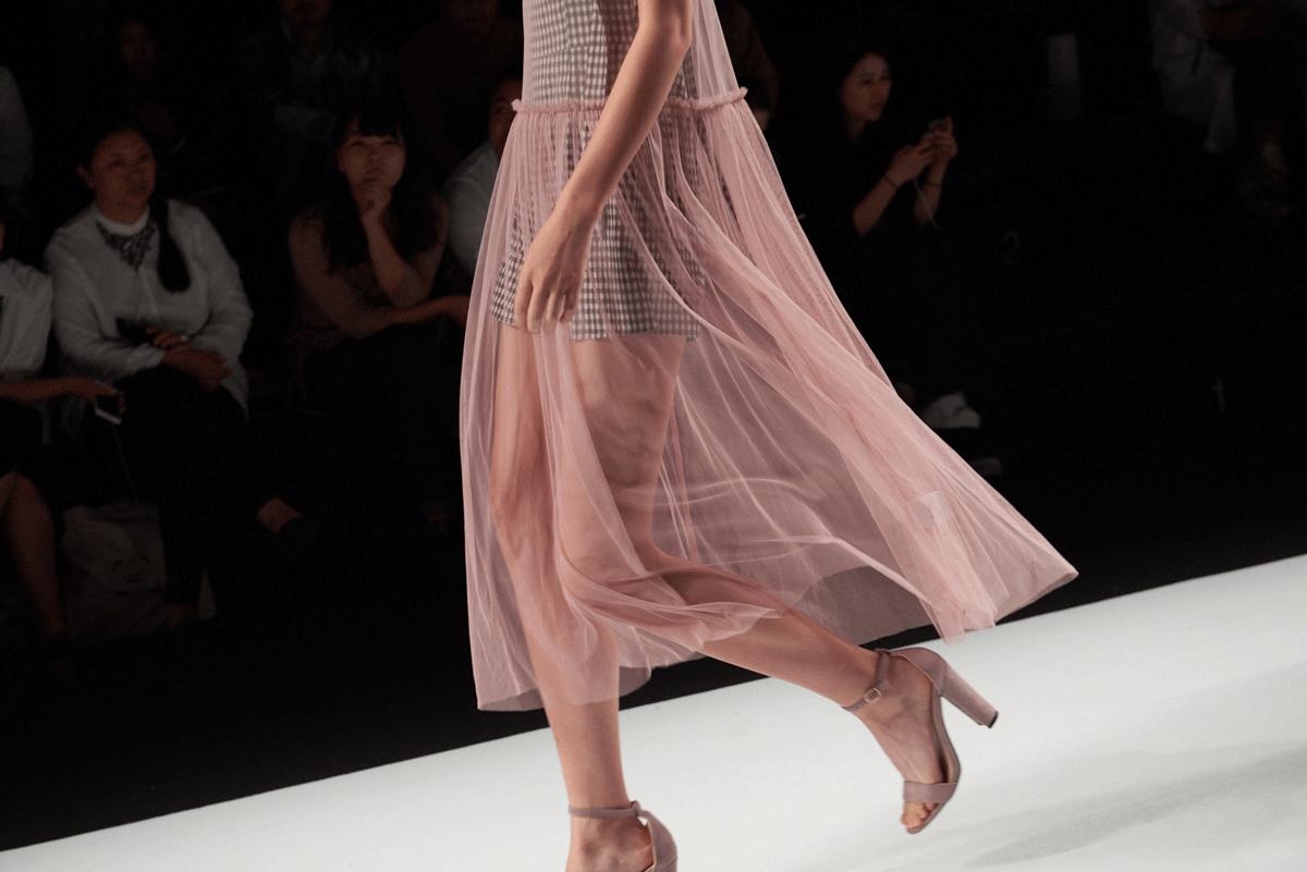 甯︿綘鐪嬩笂娴锋椂瑁呭懆,甯︿綘鐪嬫椂瑁呭懆