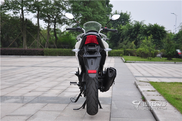 力帆kps150和kpt150区别,力帆kps150和春风150