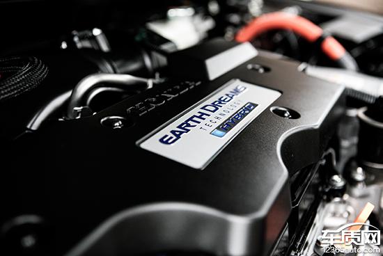 雅阁混动对比亚洲龙双擎试驾视频,雅阁2022款混动幻夜锐智版试驾