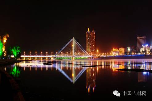 鍏ㄥ浗濯掍綋鑱氱劍鏄ュ煄,鍏ㄥ浗鐧惧濯掍綋濂斿悜姝︽眽