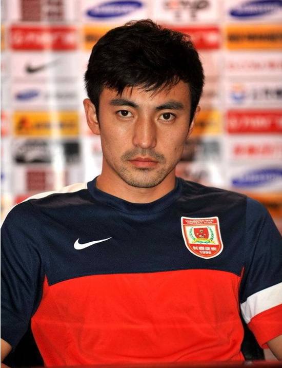 你知道国足输了，但你知道中国足坛还有一批高颜值球员吗？