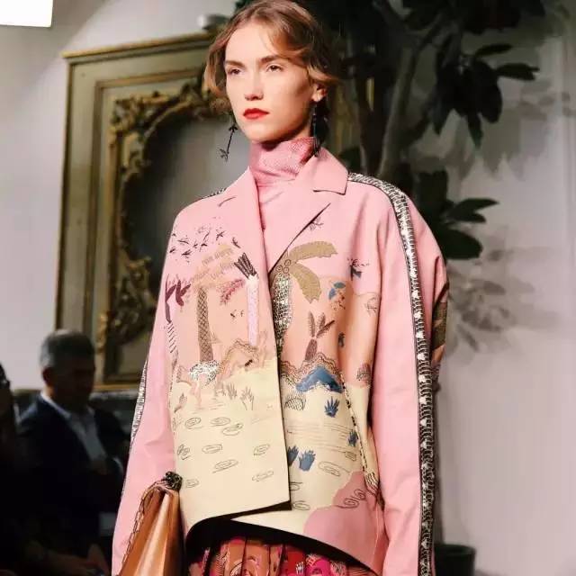 全世界都说美美美的口红包，其实没必要买咯