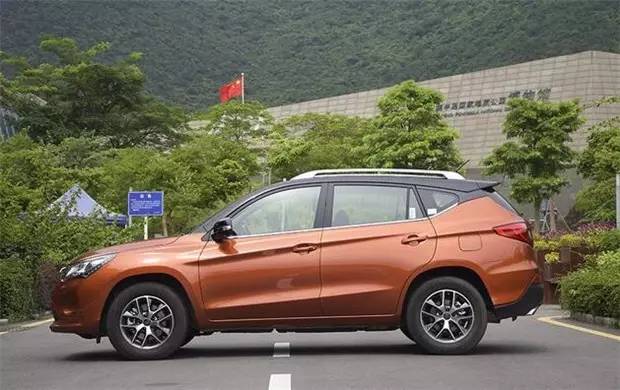 试驾比亚迪宋盖世版,比亚迪宋豪华六座评测