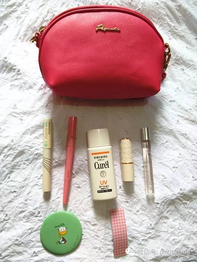 潮流博主包里有什么,我的时尚包里有什么