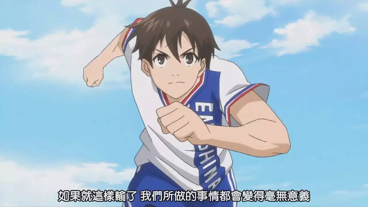 女生看男生踢足球时在想什么,女生会主动看男生踢球