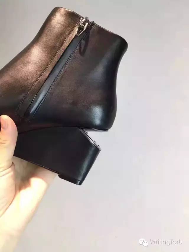 闹，你们要的靴子来了