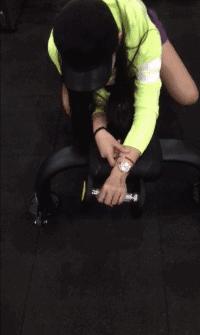 打羽球步法,女神教你打羽毛球