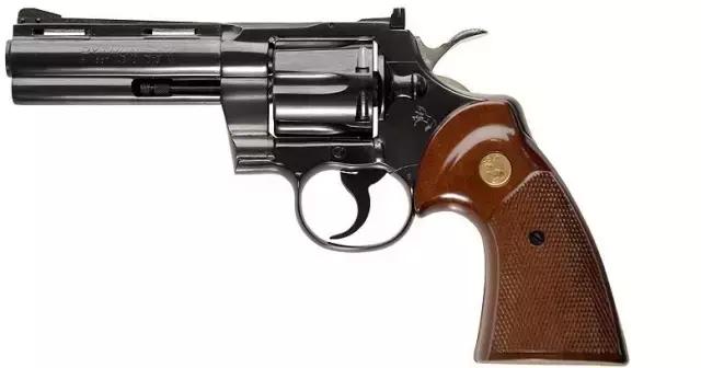 战术美学|《疾速追杀》的“枪械世界”