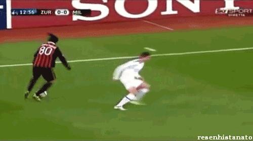 怎么分辨羽毛球场上的高手,分辨高水平运动员的动作