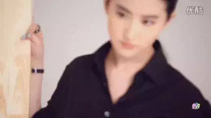 女明星争相自称老公，但她们不懂真正让我们想弯的女人什么样