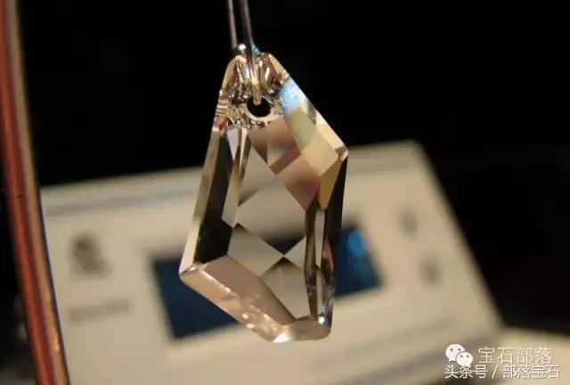 如何辨别钻石仿品,一张图教你区分钻石和仿钻