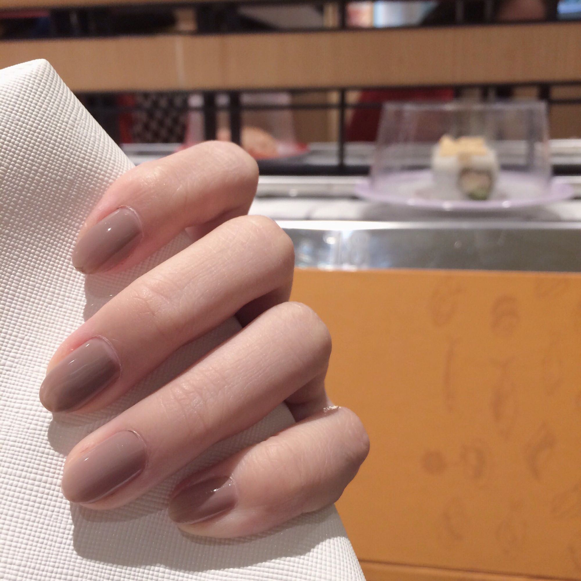 秋冬显白指甲油颜色推荐图片,秋冬指甲油推荐棕色款式