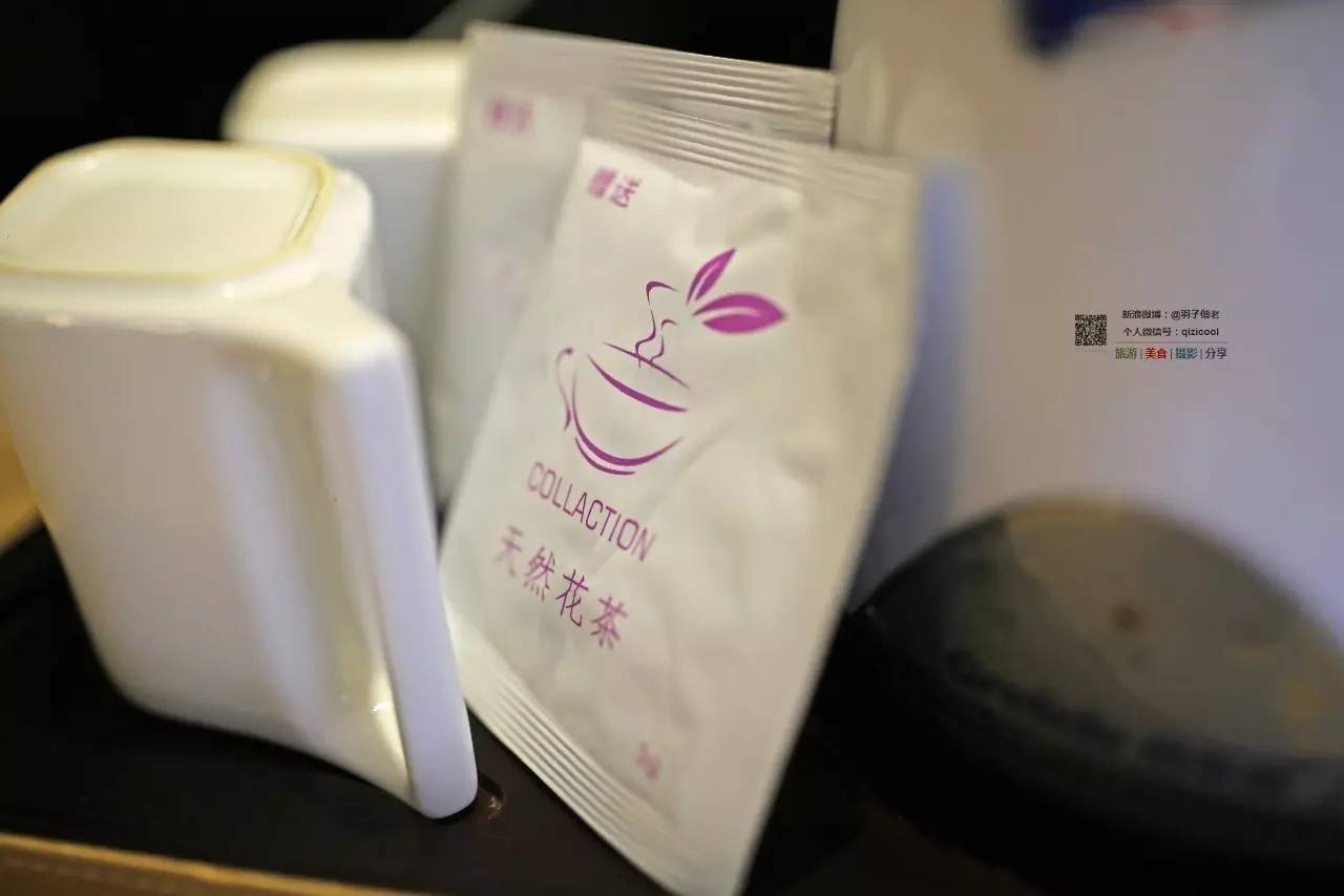 这一家酒店有门童，叫“白手套”。