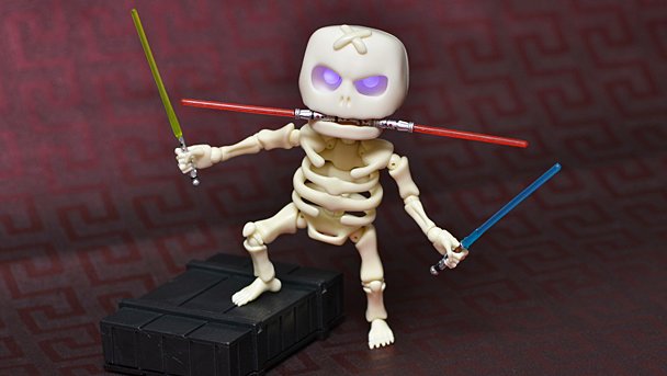 好好地吓人不好吗?干嘛要来抢萌物的饭碗!